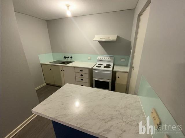 One bedroom partly furnished unit located in the heart of Berri Not suitable for pets