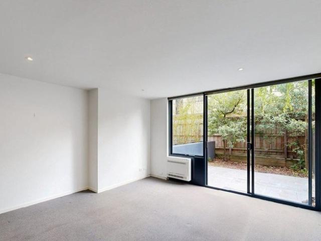 One Bedroom Plus Study with Large Courtyard
