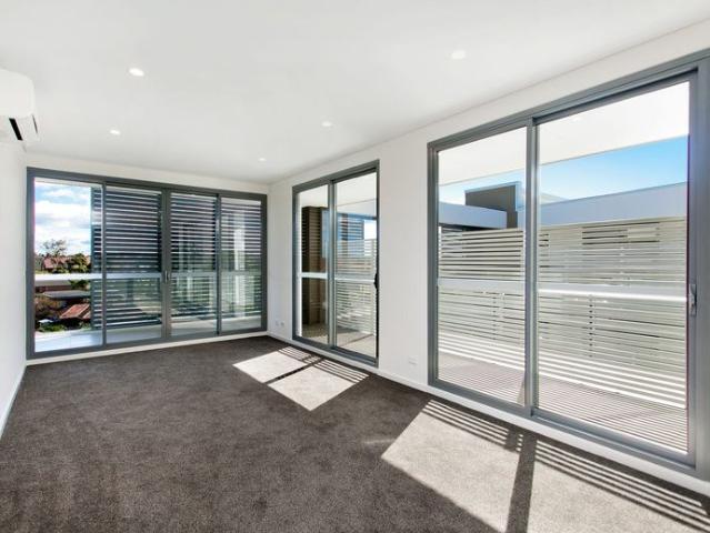 One Bedroom Plus Study