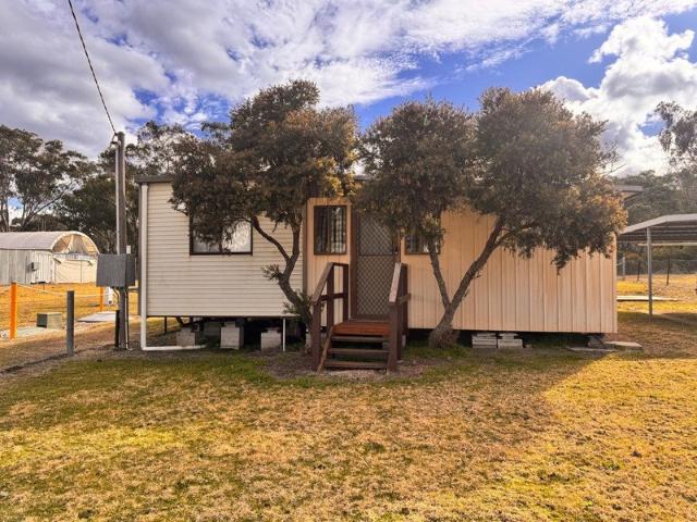 ONE BEDROOM PROPERTY CLOSE TO MINES