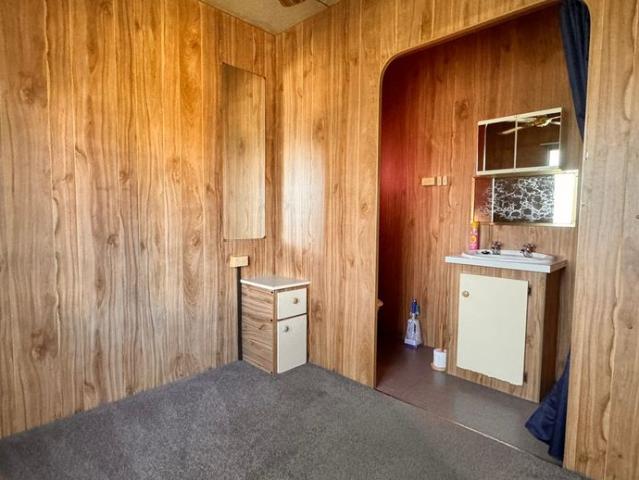 ONE BEDROOM PROPERTY CLOSE TO MINES