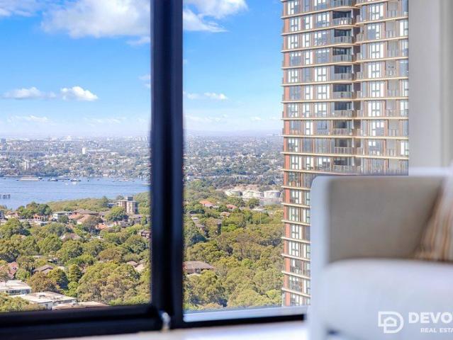 One Bedroom Residence with Panoramic City and Water Views