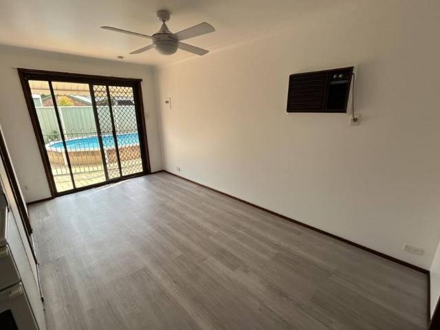 ONE BEDROOM STUDIO IN LAKESIDE!