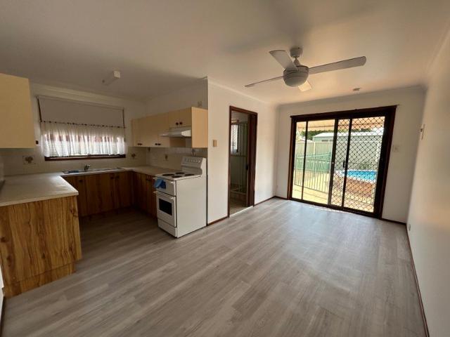 ONE BEDROOM STUDIO IN LAKESIDE!