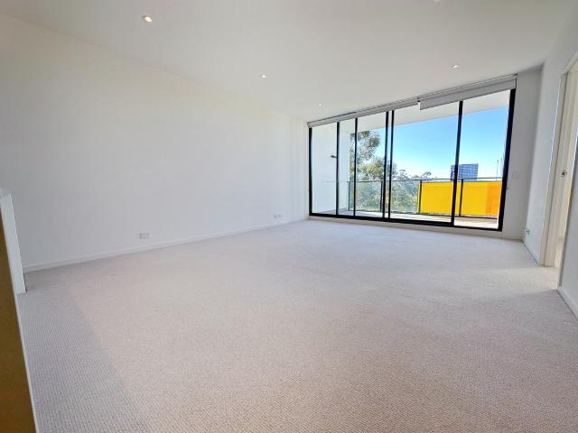 ONE BEDROOM + STUDY APARTMENT and Nice view and North Facing