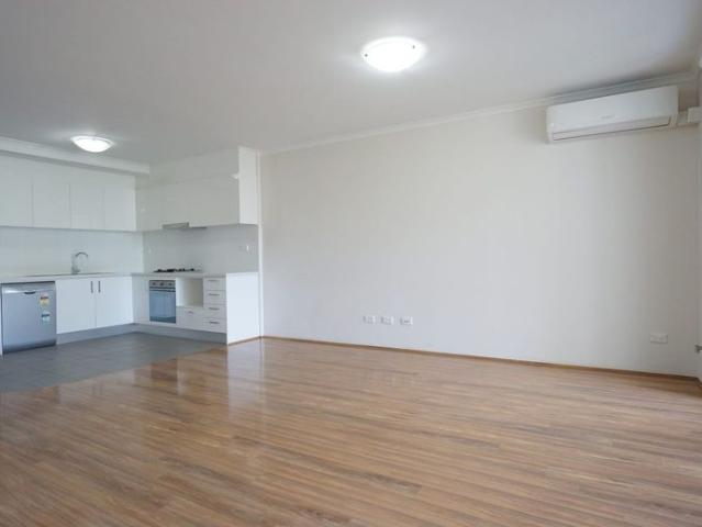 One bedroom + Study room