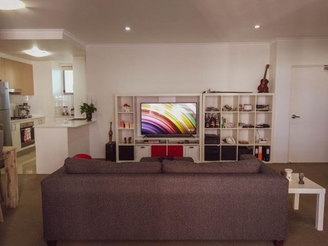 One bedrooms one bathrooms apartment