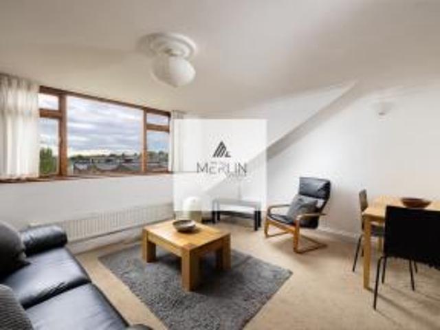 One Double Bedroom Flat Spacious Living Area