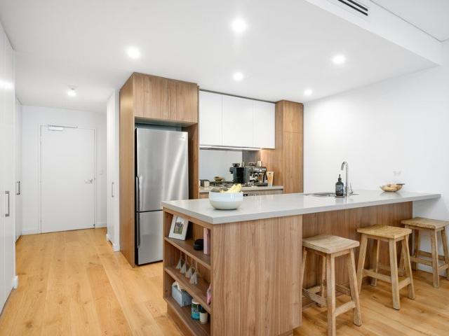 One East Side Quarter Stunning Apartment in Supreme Location