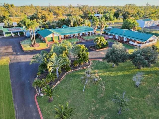 One of Chinchilla's Original Modern Built Executive Lifestyle Homes