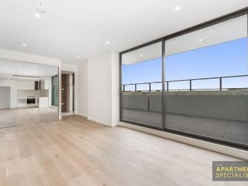 ONE OF A KIND LARGE STUDIO WITH HUGE TERRACE IN BRUNSWICK