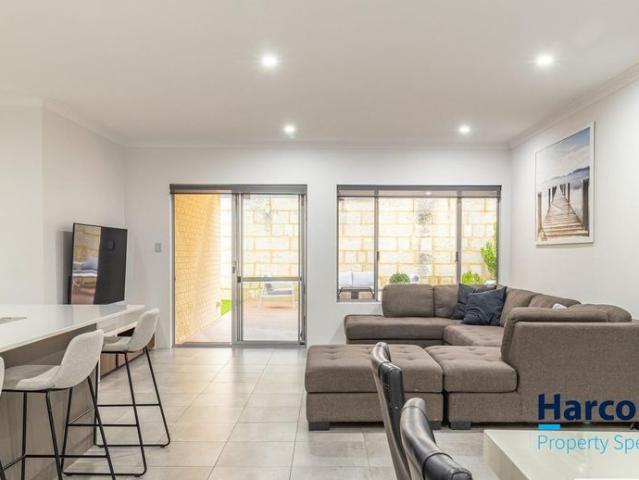 One of Banksia Grove's Best Streets