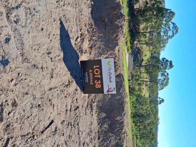 One of last blocks availabe at The Outlook, Cedar Vale