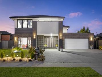One of Lucas' Finest A Five Ensuite Masterpiece of Scale, Style & Sophistication
