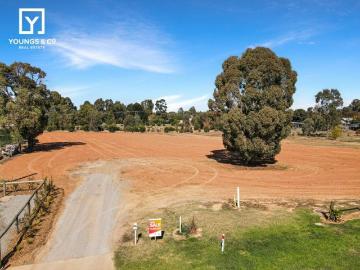 Wetlands Backdrop Large 9,769m2 Residential Block Tatura Township