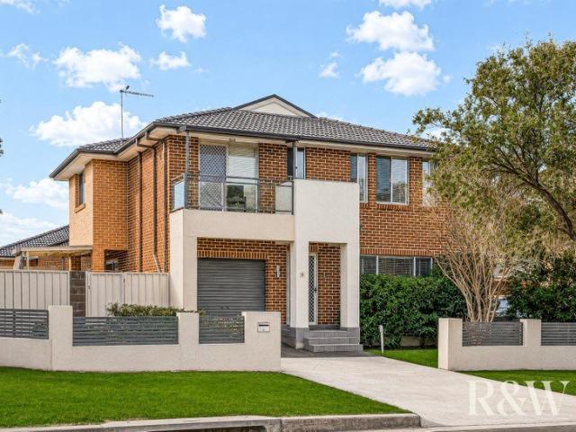 One of The Best Townhouses in Rooty Hill 284m2 + Street Frontage
