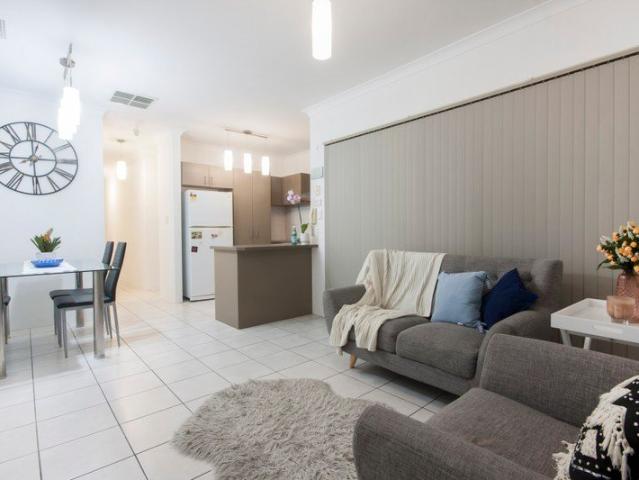 ONE OF THE BEST VILLAS IN EAST CANNINGTON