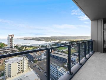 One of the largest interior floorplans in the complex. Soak in the views on level 18!