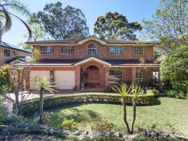 One owner original home with expansive outdoor entertaining in a prized St Ives setting