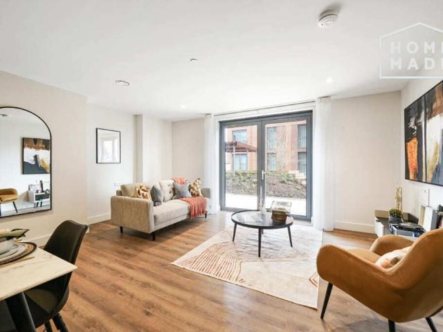 One Maidenhead SL6, 3 bed flat to rent, £2,595 pcm | PrimeLocation