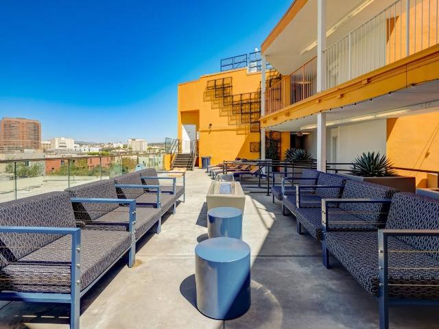 One Santa Fe Studio Apartment for Rent at 300 S Santa Fe Ave, Los Angeles, CA 90013 Historic Cultural