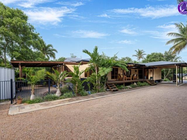 ONE STREET FROM THE BEACH | 823M²