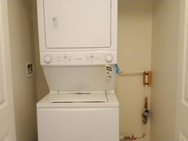 One plus den condo for rent in Bowmanville