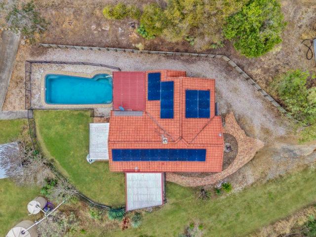 One property, 2 Homes, Many Options!