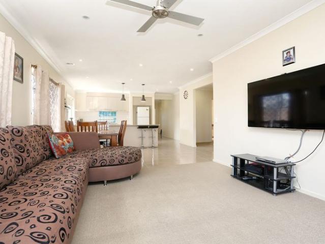 ONE ROOM IN A ROOMING HOUSE ALL UTILITIES INCLUDED IN RENT