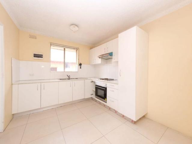 ONE WEEK FREE RENT !