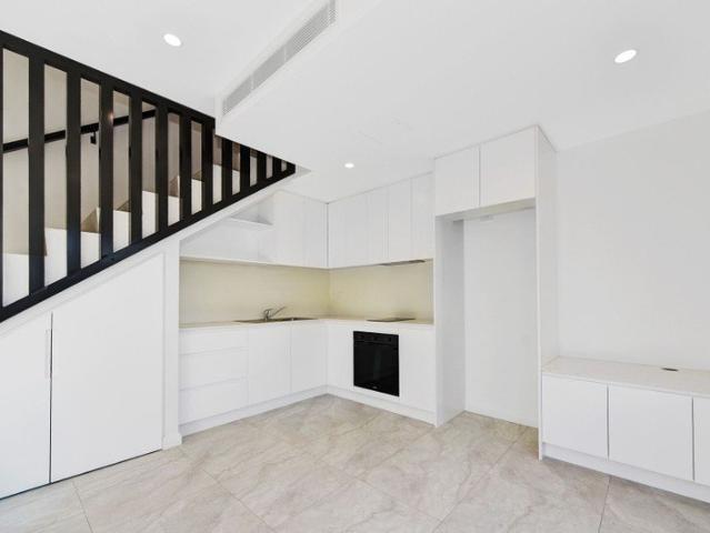 ONE WEEK FREE RENT Stylish and newly built one bedroom garden apartment