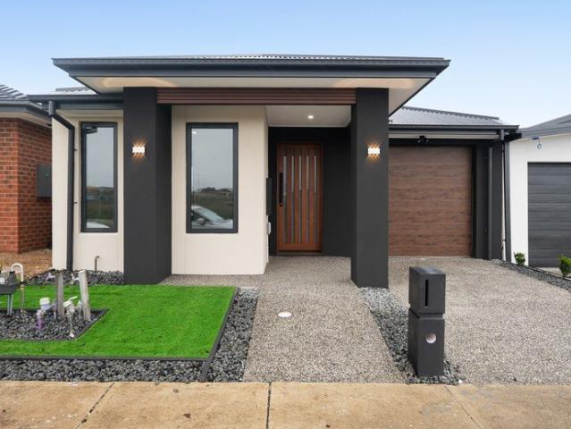 ONE WEEK FREE RENT + Stylish Modern Home Ready FOR LEASE