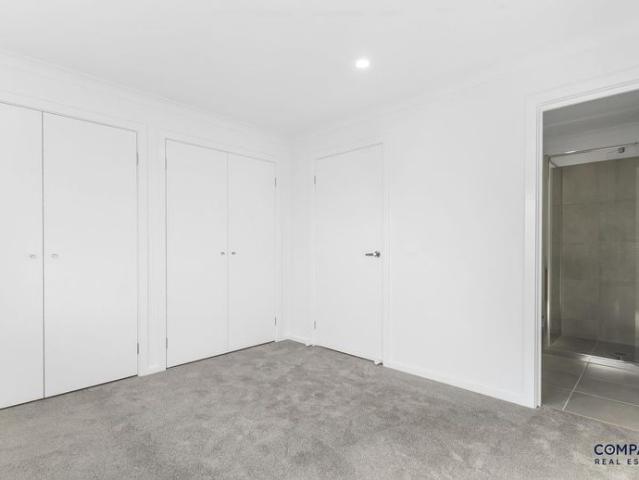 ONE WEEK FREE RENT WITH SIGNED LEASE