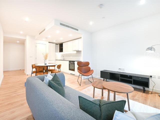 One Thames Quay, 222 Marsh Wall London E14, 1 bed flat to rent, £3,200 pcm | PrimeLocation