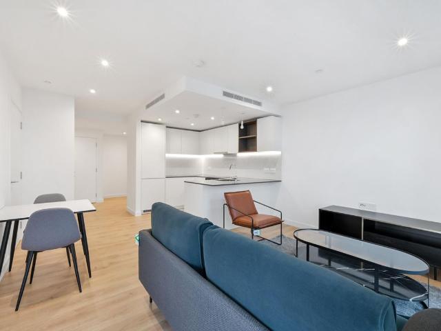 One Thames Quay, 222 Marsh Wall, London E14, 1 bed flat to rent, £2,903 pcm | PrimeLocation