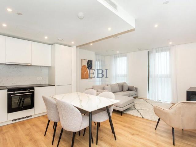 One Thames Quay, Marsh Wall, Canary. 1 bed apartment to rent £2,750 pcm £635 pw