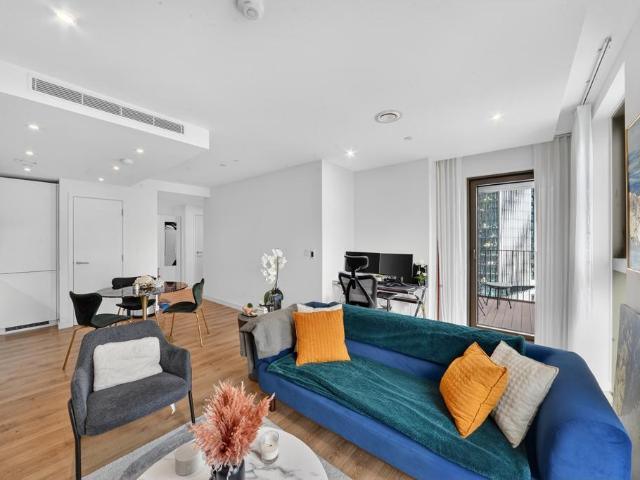 One Thames Quay, Marsh Wall, E14 1 bed apartment to rent £2,795 pcm £645 pw
