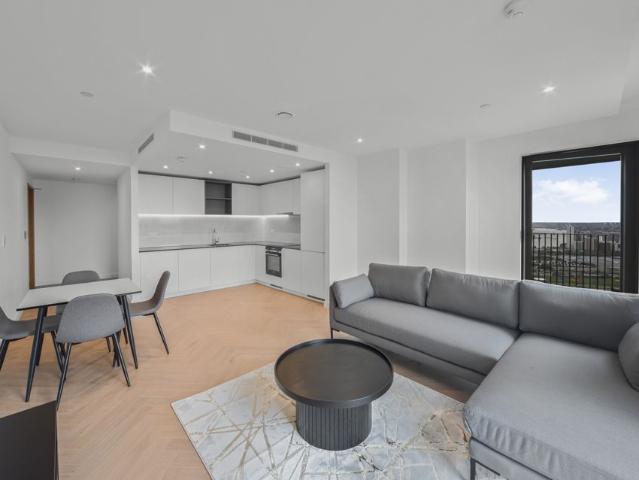 One Thames Quay, Marsh Wall E14, 1 bed flat to rent, £2,950 pcm | PrimeLocation