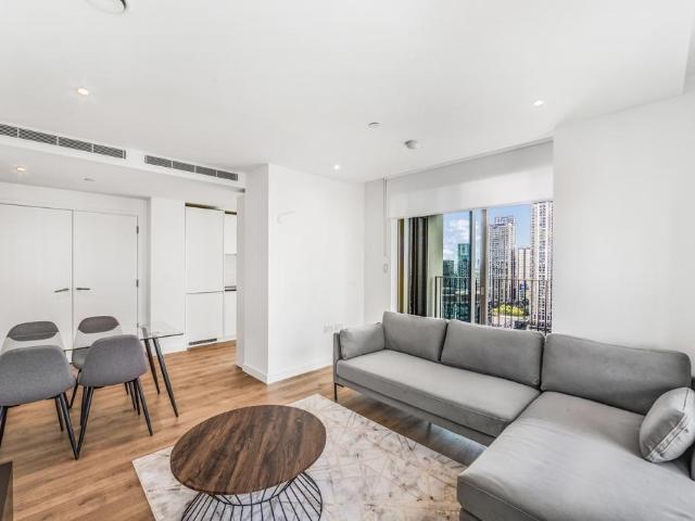 One Thames Quay, Marsh Wall E14 2 bed apartment to rent £3,501 pcm £808 pw