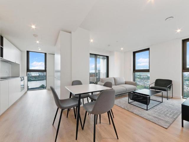 One Thames Quay, Marsh Wall, London, E14 2 bed apartment to rent £3,650 pcm £842 pw