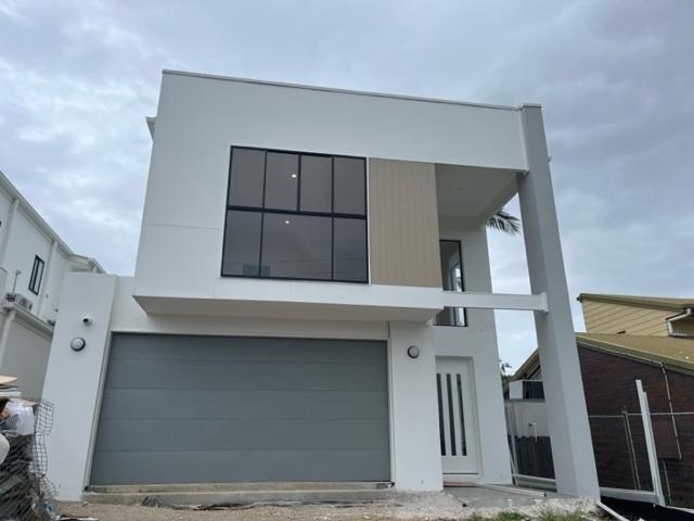 ONE YEAR OLD HOME STUDNT SHARE HOUSE PET FRIENDLY