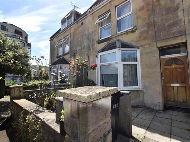 Onega Terrace, BATH BA1 2 bed maisonette to rent £1,850 pcm £427 pw