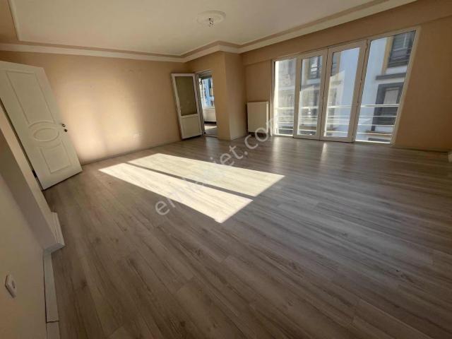 Öner Güneri'den Kemer adliye Mevkii Kiralık Geniş 3+1