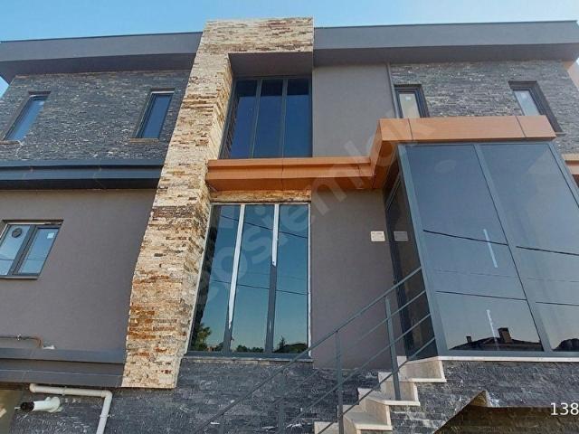ÖNERLER MAHALLESİ'NDE BUTİK SİTE SATILIK VİLLA
