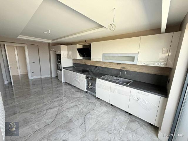 ÖNERLER SEMİLYON DA ARAKAT 3+1 LÜX SIFIR DAİRE