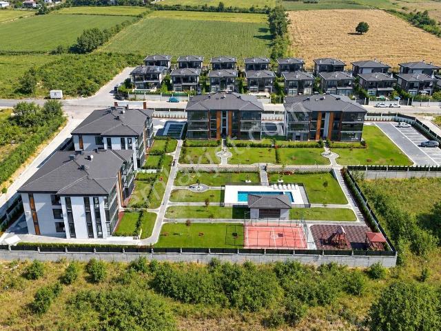 Önerler'de,50m² Özel Bahçe,200m², Bahçe Katı 3+1 Daire