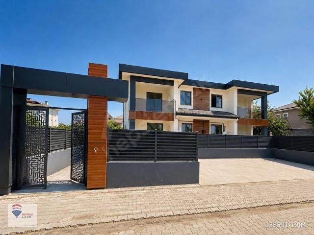 Önerlerde Lüks VİLLA 4+1 3 Banyo 2 Balkon TAKASA AÇIK