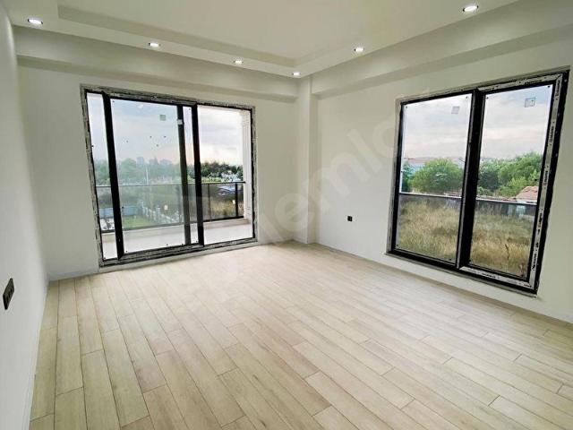 ÖNERLER'DE SATILIK DAİRE BUTİK SİTE HAVUZLU K.OTOPARKLI