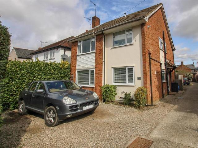 Ongar Road, Brentwood 2 bed maisonette to rent £1,750 pcm £404 pw