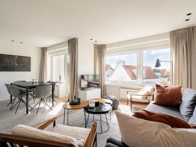 Ongemeubeld 3 slaapkamerappartement op uitstekende locatie